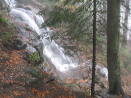 A zde vodopád (Waldwasserleitung)