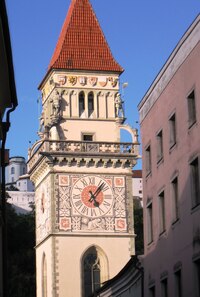 a celá řada věží