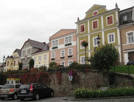 ale svéráz ála Vitoráz mu dávají hlavně tyto domy