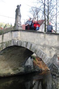 Sochy na Švédském mostě