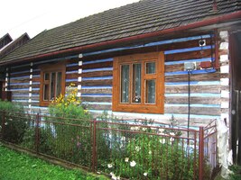 s takto nádhernými drevenicemi