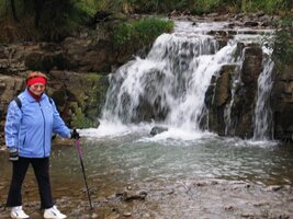 a nad vsí mají tyto imposantní peřeje