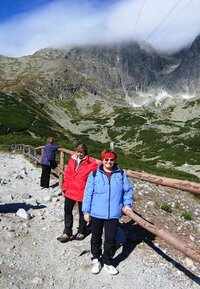 My jsme ale chytře vyjeli lanovkou na Skalnaté pleso