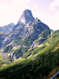 Granátová veža nad námi držela stráž