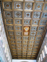 i nádherný kazetový strop