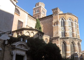 k největšímu chrámu města