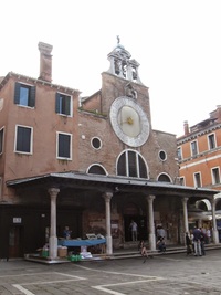 Campo dei Frari s kostelem Chiesa di San Rocco