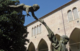 Svatý Antonín s podivně "vlajícím" Ježíškem