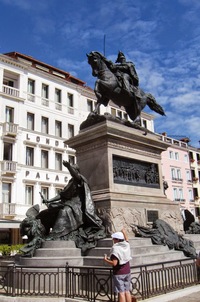 Setkáte se zde s pomníky