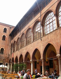 Nejkrásnější stavbou je zde Loggia del Consiglio