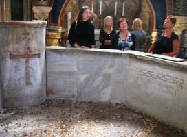 neoniánská křtítelnice z 6. st.