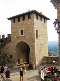 Odcházíme branou sv.Františka,