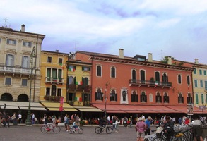 Pak se ale přichází do samotného "pupku" města