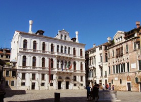 Labyrintem uliček nakonec dorazíte