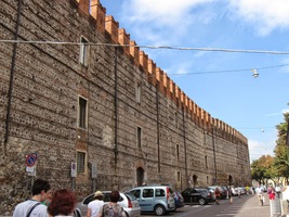 která je součástí gotického městského opevnění