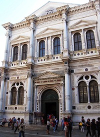 s palácem Scuola dei Calegheri