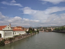 a nad řekou Adige (z oken autobusu)