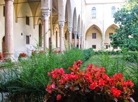 Z chrámu jsme vyšli na náměstí