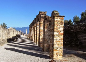 mnohde ještě báječně zachovalý