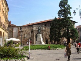 Jsme na náměstí Piazza Matteotti