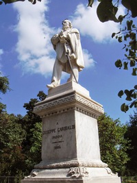 dojdete ke Garibasldiho pomníku