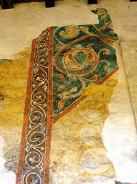 Ornamentální fresky jsou středověké