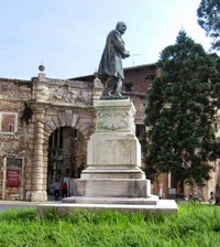 s centrální sochou Andea Palladia,