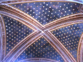 stejně jako klenba nad ním