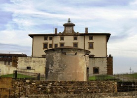 až k pevnosti Belvedere