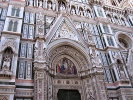 i její skvostný portál,