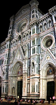 a světla reflektorů osvítila katedrálu