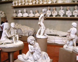 Byly tu sochy dětí malých