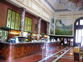 Lázeňská restaurace zela prázdnotou,