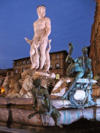 ke skvostné Neptunově kašně