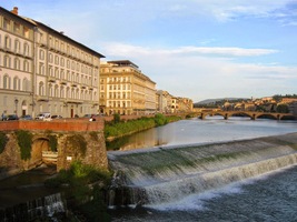 Nad řekou Arno už se zase smráká