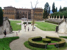 Trochu to zde připomíná Schőnbrunn