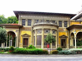 a vrátili se do přepychového centra