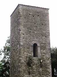 Inu, je tu i pevnost a asi se tu bojovalo!