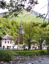 a za ní vykukují malé vesničky (tohle je Cette)