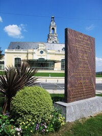 a dříve škola pro elitu francouzské aviatiky