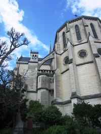 okázalá neogotická stavba