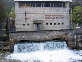 a vyrazili k místní hydroelektrárně