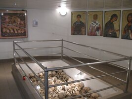 V kryptě kostela odpočívají