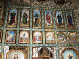 Je tu nádherný ikonostas