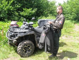 a z lesa slovenští policisté