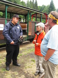 Pan průvodčí nás o tom poučuje