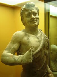 stejně jako exponáty místního muzea,