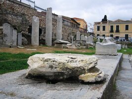 Jsou tu i torsa artefaktů