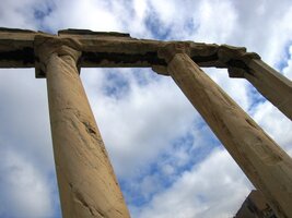 Teď je tu ovšem místo stropu obloha