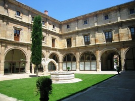 V tomto klášteře je dnes škola